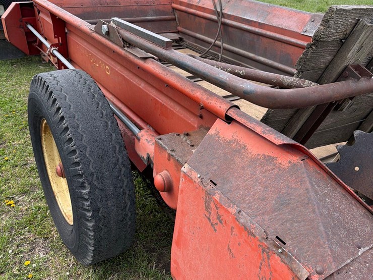 new-holland-512-image-23
