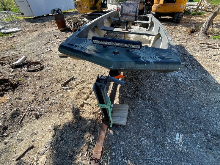#6932-•-camouflage-duck-boat-with-trailer-image-3