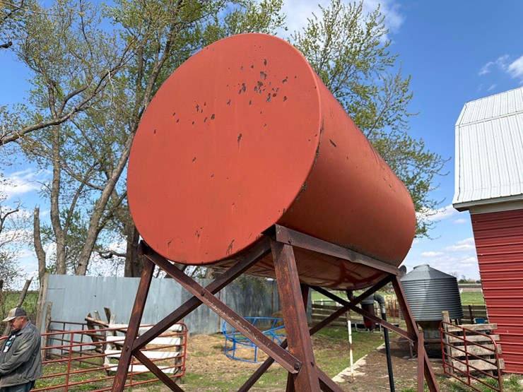 300-gallon-fuel-barrel-w/-stand-image-4