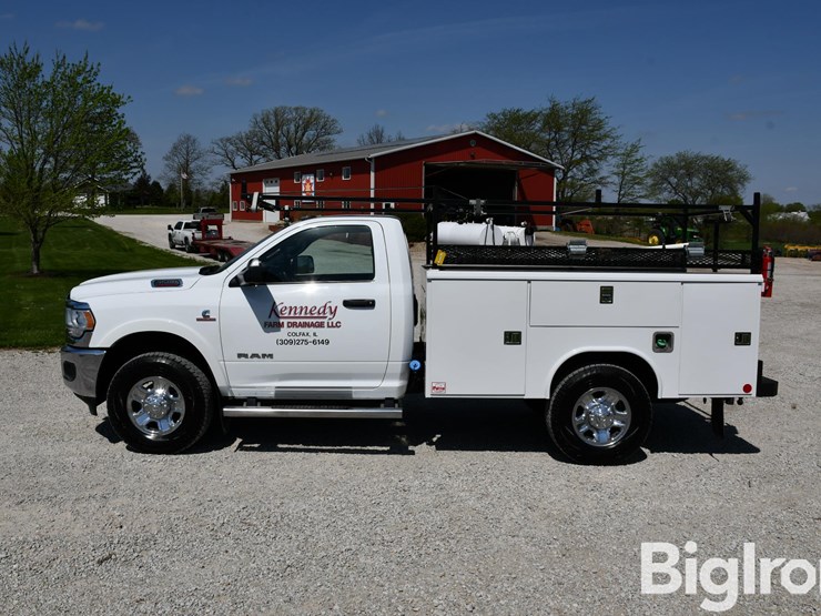 2022-dodge-3500-image-8
