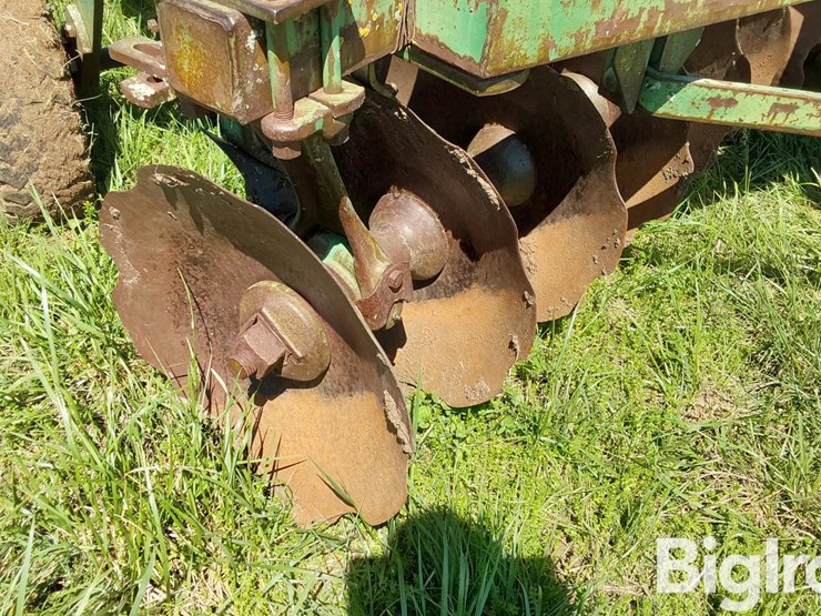 john-deere-12-image-14