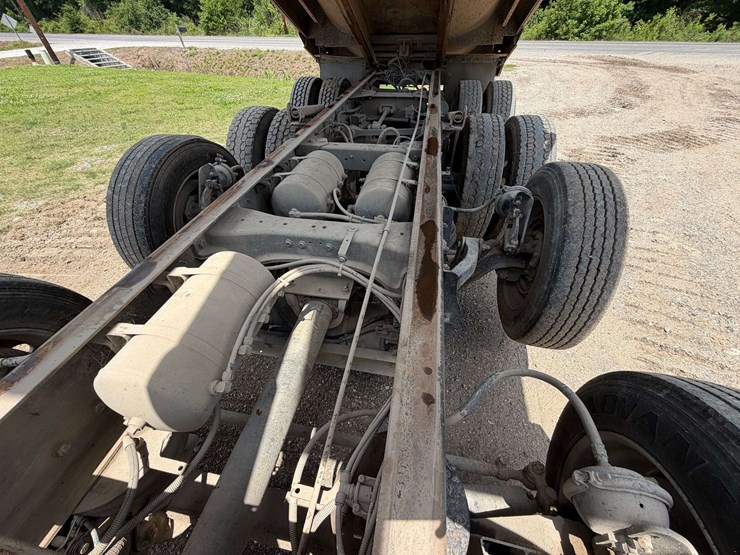 2016-kenworth-t880-image-12