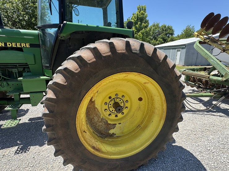 1990-john-deere-4755-image-31