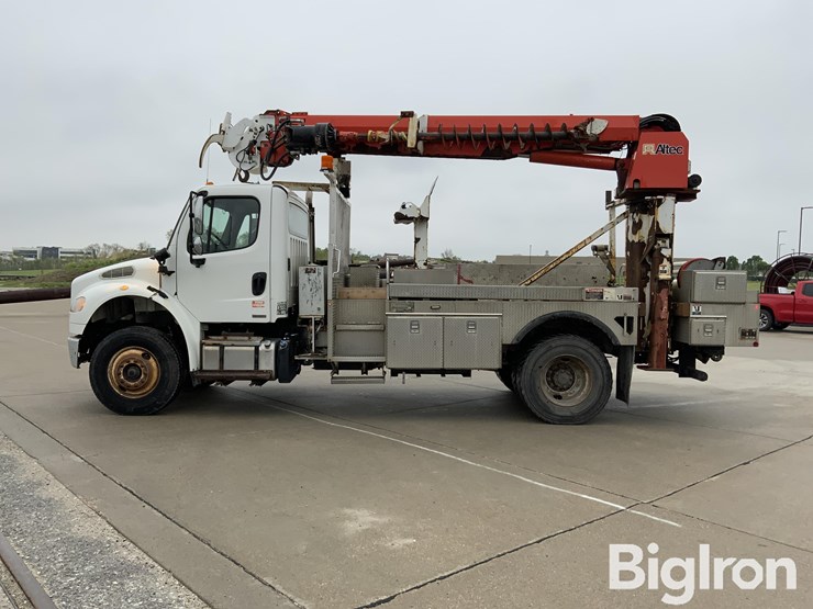 2012-freightliner-m2-106-image-8