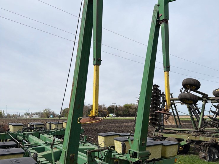 john-deere-7000-image-5