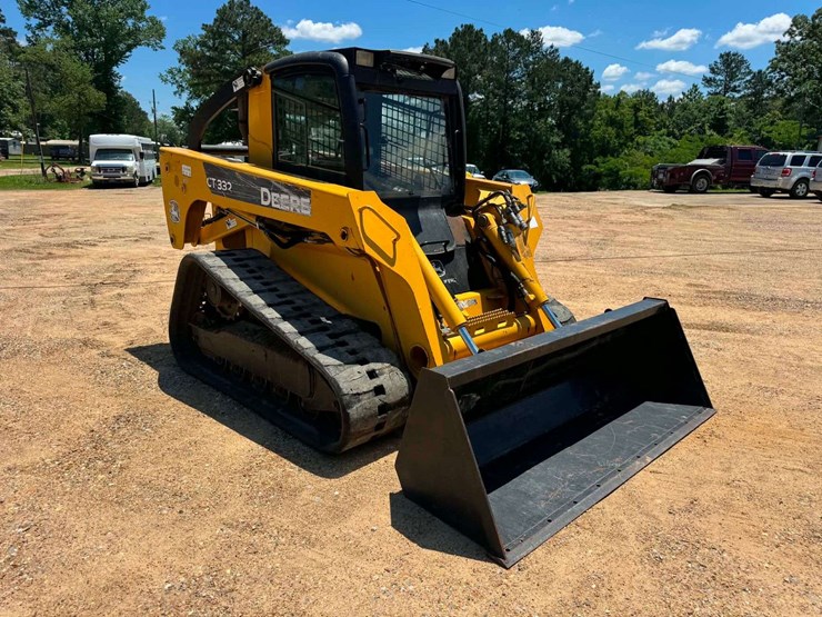2009-deere-ct332-image-8