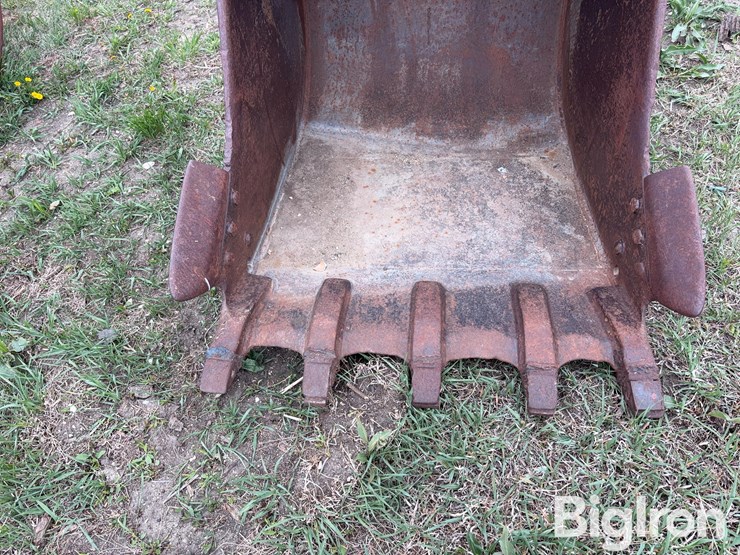 wb-excavator-bucket-image-9
