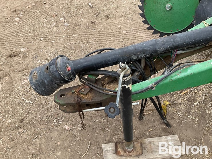 john-deere-566-image-11