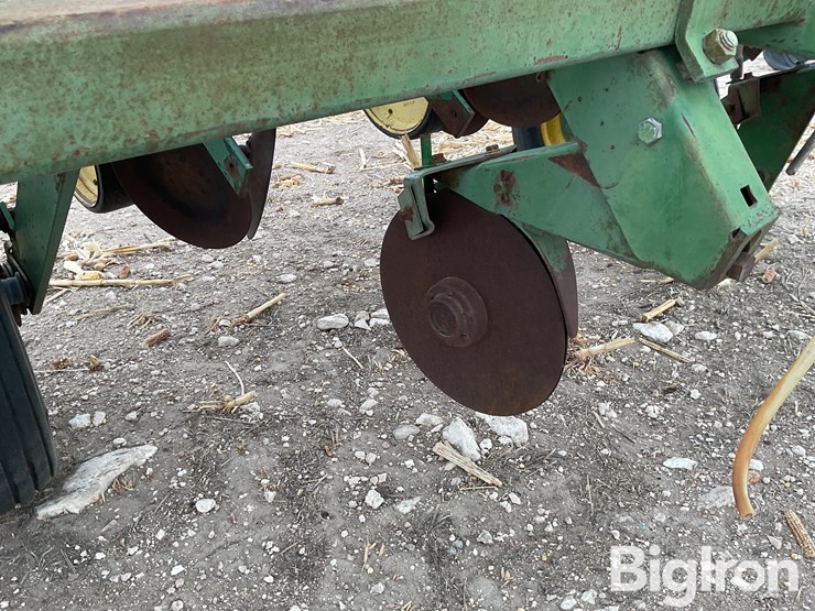 john-deere-7000-image-11