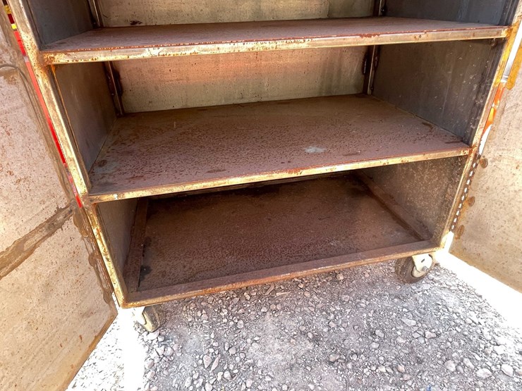 #7412-•-steel-cabinet-on-wheels-image-10
