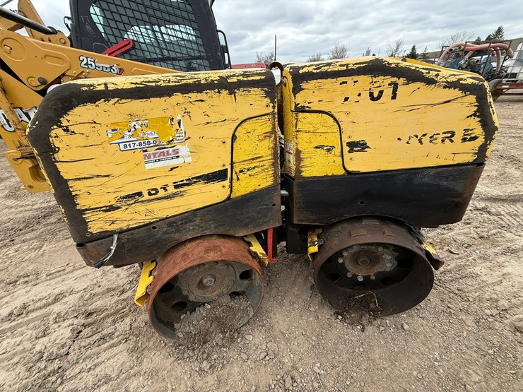 #3922-•-wacker-neuson-roller-compactor-image-6