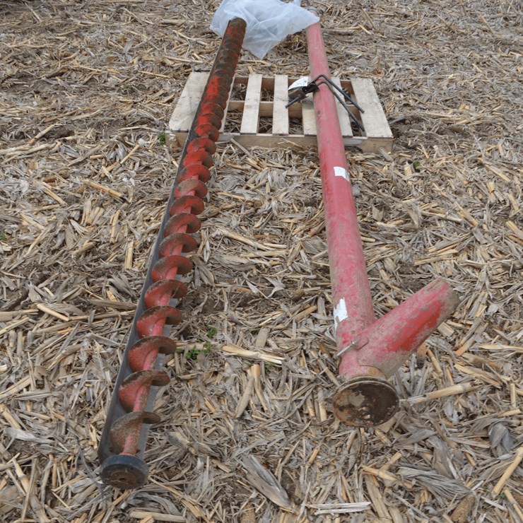 Auger and grain bin sweep auger for 30ft bin