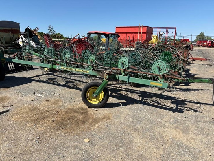 john-deere-704-image-4