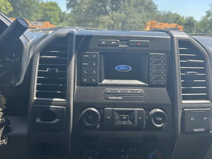 2020-ford-f550-image-15