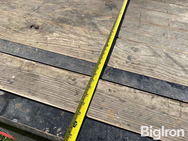 2009-load-max-tri/a-gooseneck-flatbed-trailer-image-19