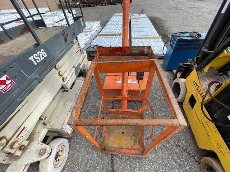 #9000-•-forklift-aerial-lift-bucket-(o7)-image-13