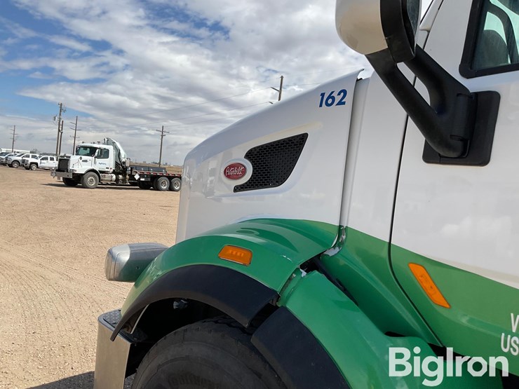2015-peterbilt-567-image-10