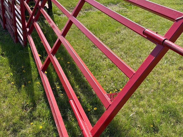 7-various-sized-gates-image-8