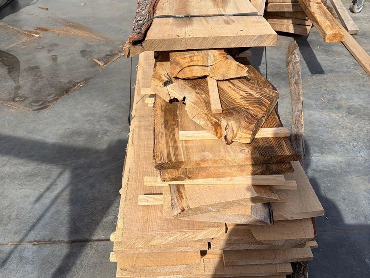 rough-saw-maple-lumber-image-4