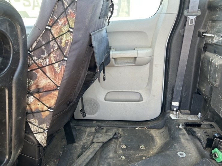 2012-chevrolet-silverado-2500-image-29