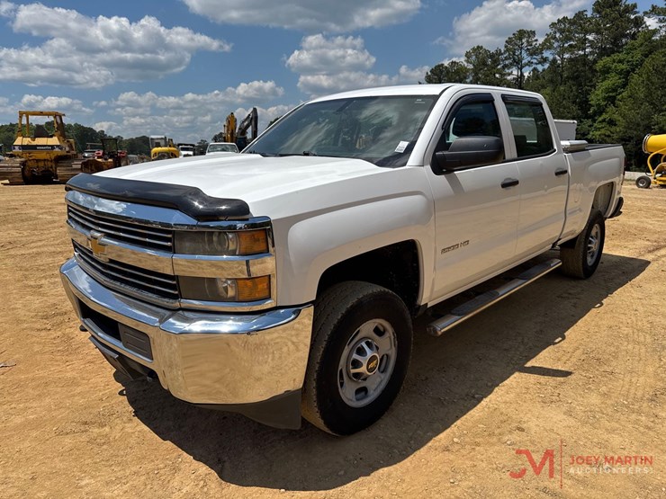 2016-chevrolet-silverado-2500-image-4