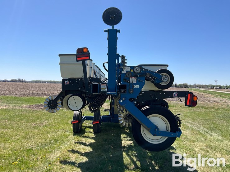 2011-kinze-3600-image-6