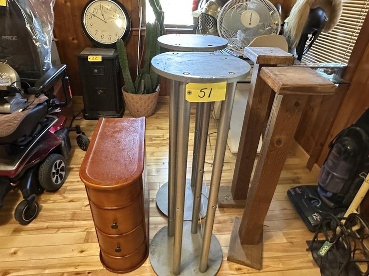 stands-image-1