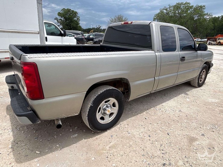 2003-chevrolet-silverado-1500-image-3