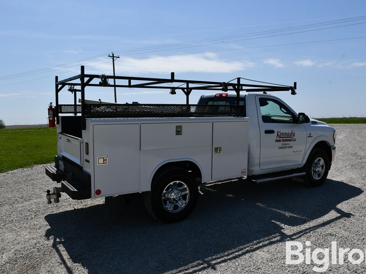2022-dodge-3500-image-5