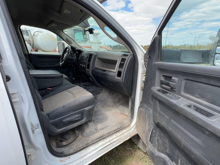 2011-dodge-3500-image-20