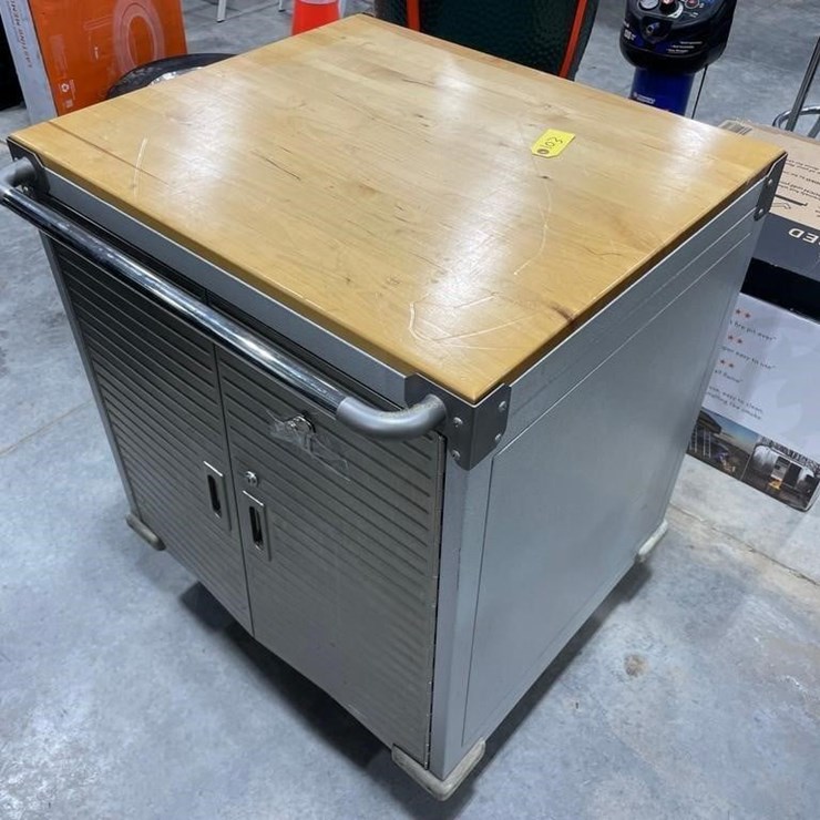 Rolling Cabinet w/keys