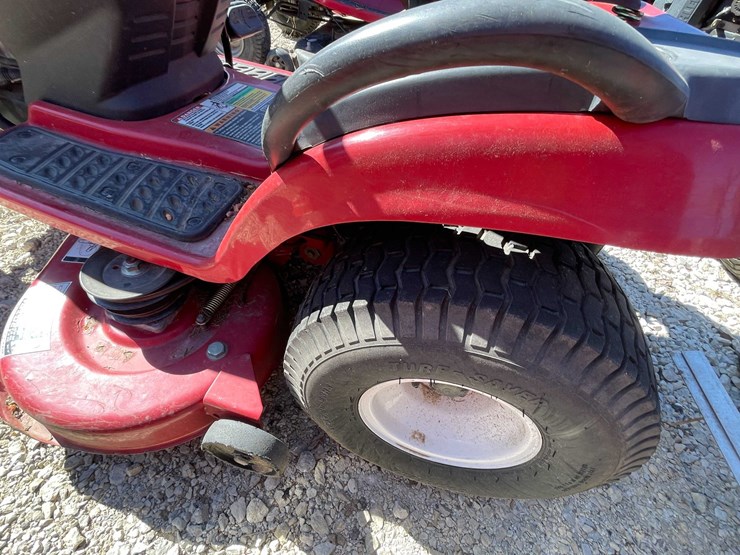 #6947-•-toro-riding-lawn-mower-image-13
