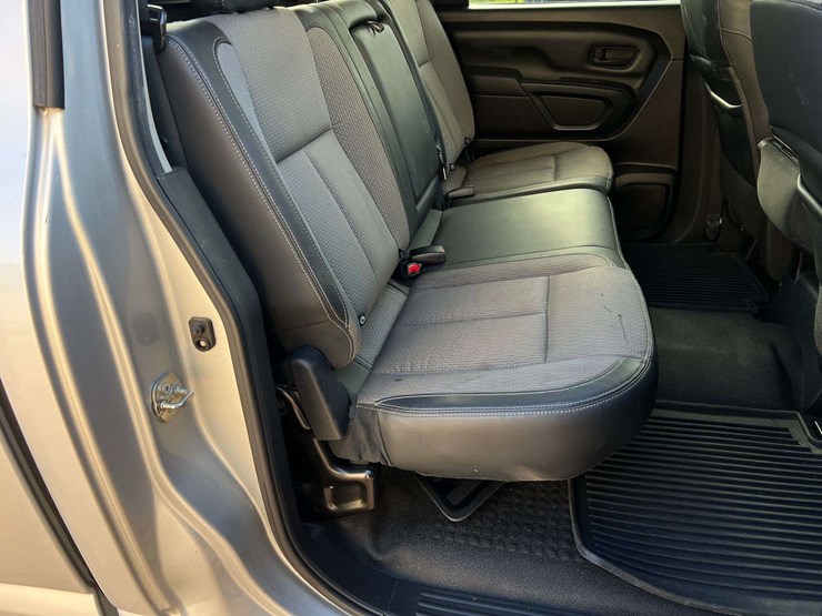2016-nissan-titan-image-22