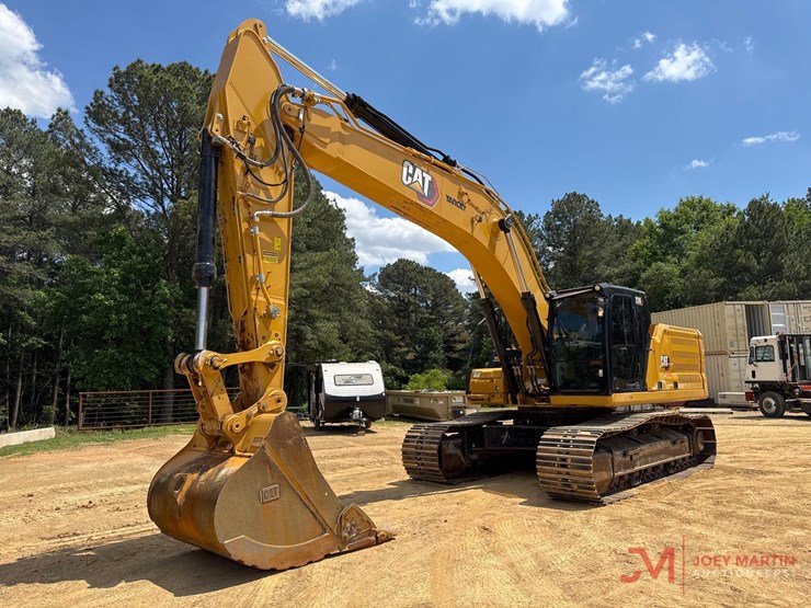 2022-caterpillar-336-image-2