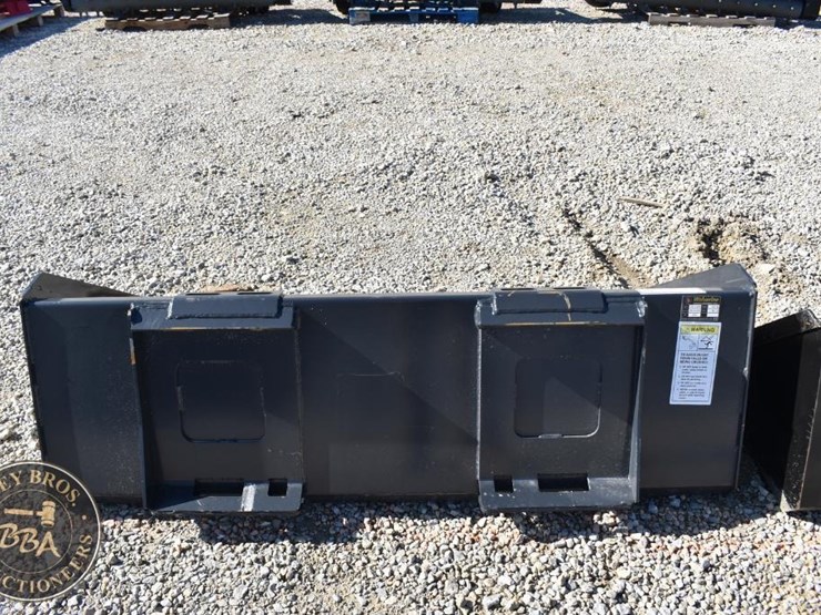 light-material-wolverine-bucket-attachment-42037-image-2