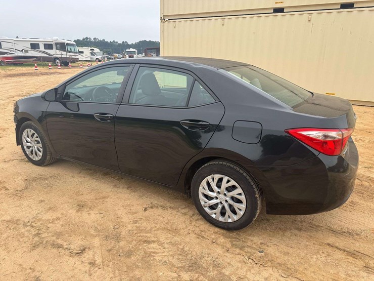 2018-toyota-corolla-le-4dr-sedan---150,323-miles-image-4