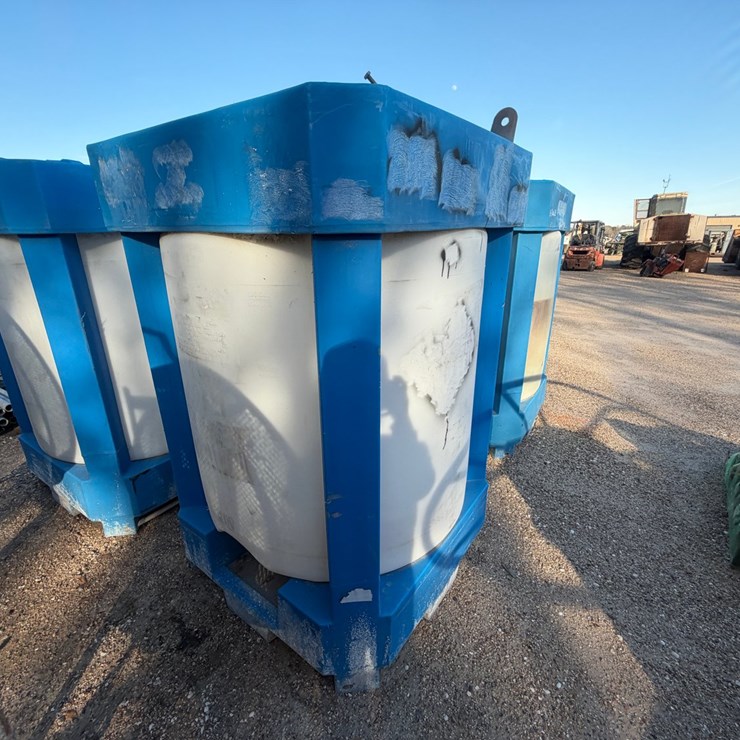 #5110 • 300 GALLON WATER TANK