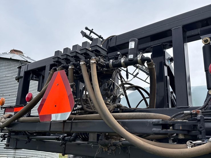 new-holland-s1070-image-44