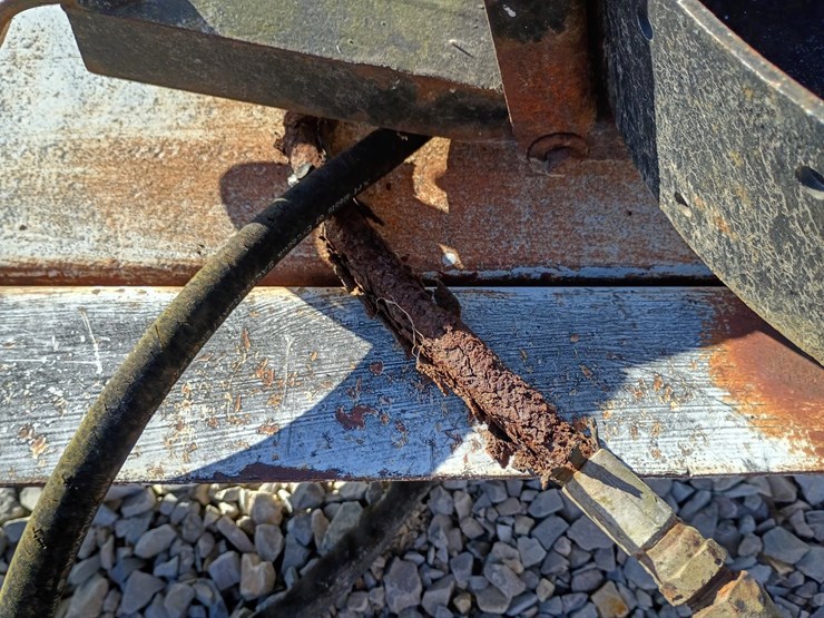 #22948-•-tailgate-salt-spreader-image-12