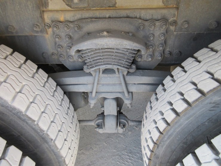 2016-freightliner-114sd-image-39