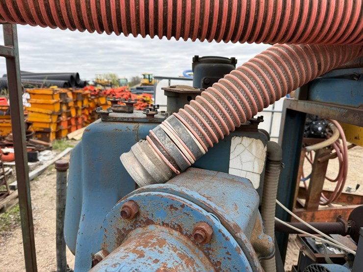 #3889-•-towable-water-pump-image-22