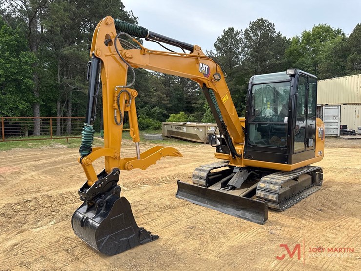 2021-caterpillar-305.5-image-2