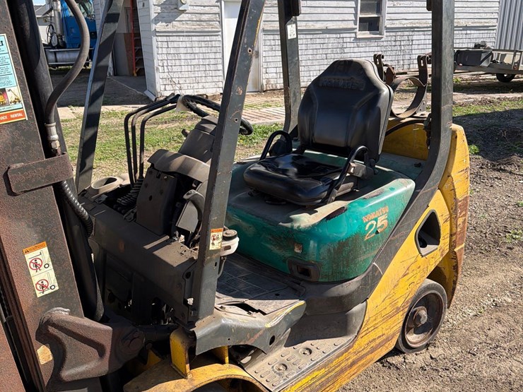 2007-komatsu-fg25st-propane-forklift-image-7