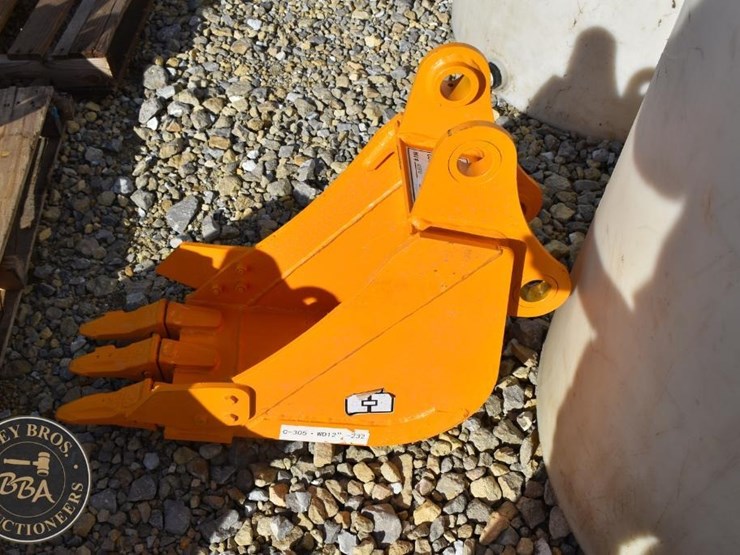 caterpillar-303-image-2