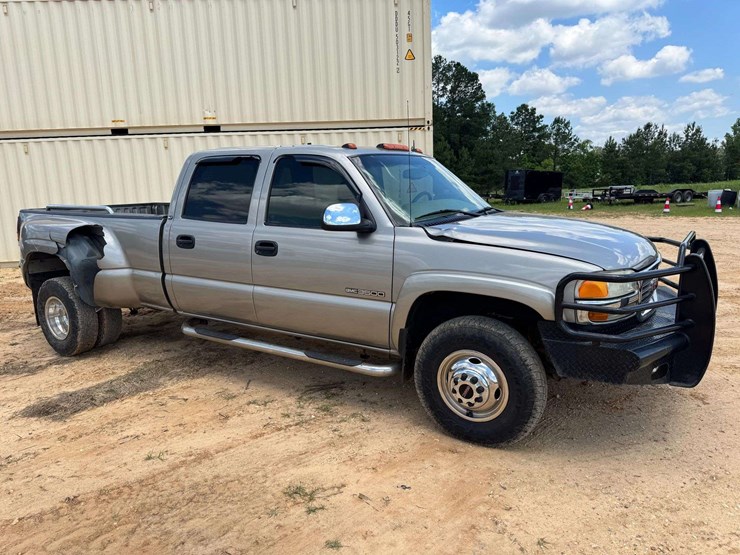 2002-gmc-sierra-3500-image-2