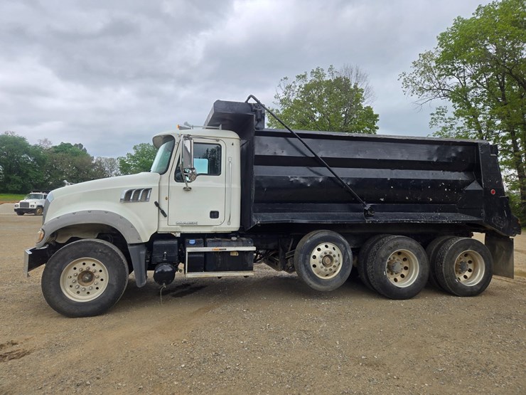 #24295-•-2011-mack-gu713-dump-truck-image-6