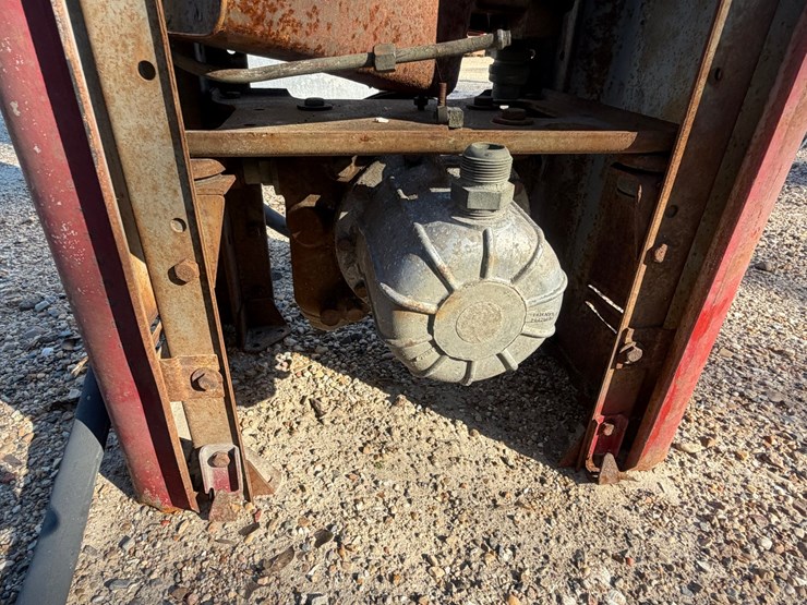 #5100-•-old-gas-pump-image-8