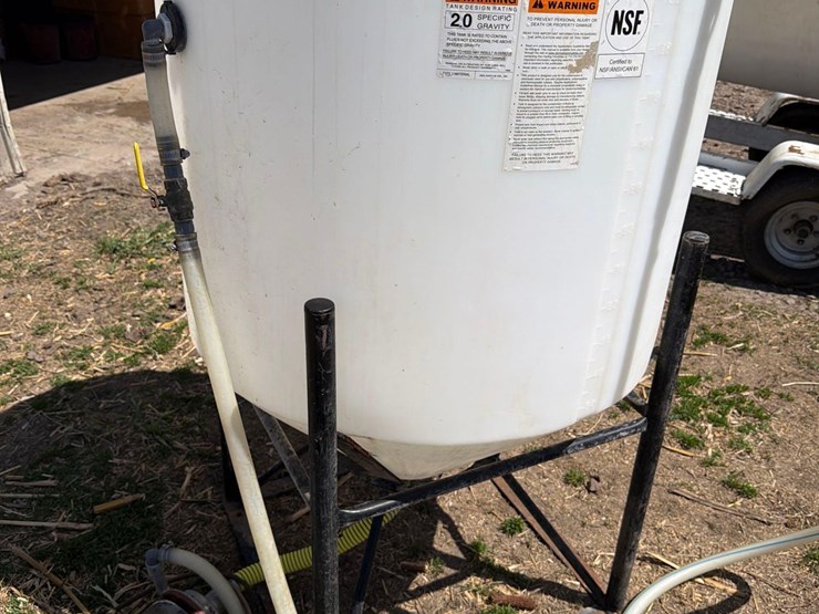150-gallon-bottle-mixing-tank-image-17