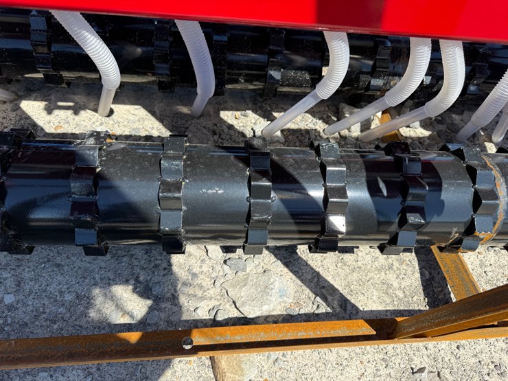 #45358-•-unused-agt-stsd10-skid-steer-seeder-stsd10260106294-image-7