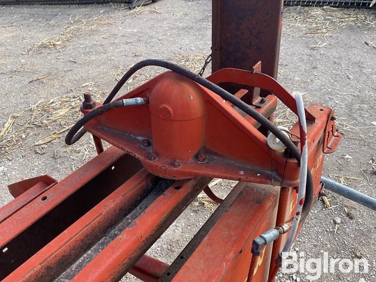 new-holland-285-image-19
